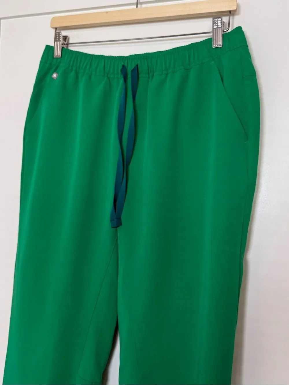 Figs Tansen Jogger Scrubs Pants Mens Sz M Green Medical Doctor PO6090